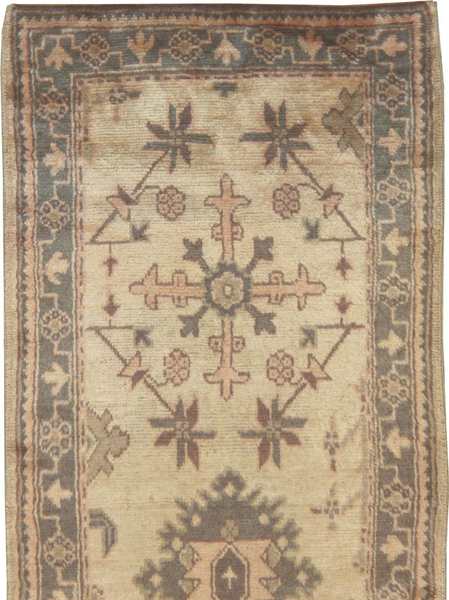 Antique Turkish Oushak Runner, No.10263 - Galerie Shabab