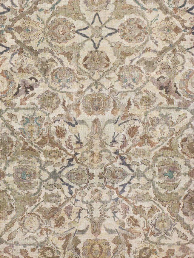 Antique Indian Amritsar Long and Narrow Carpet, No.10643 - Galerie Shabab