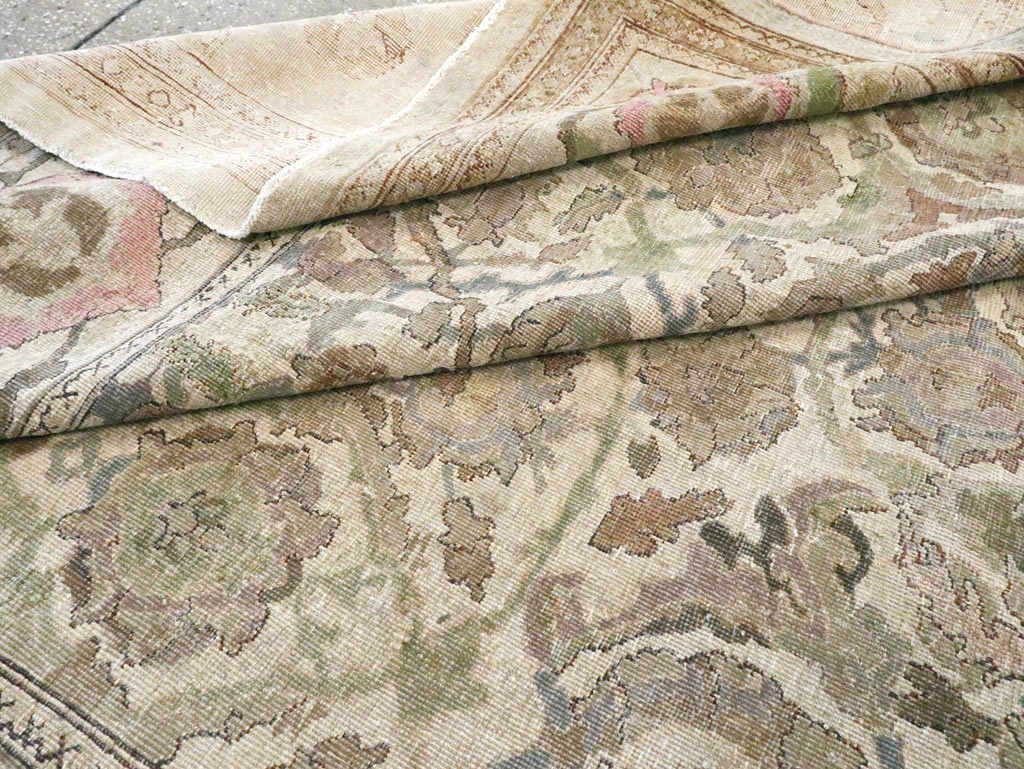 Antique Indian Amritsar Long and Narrow Carpet, No.10643 - Galerie Shabab