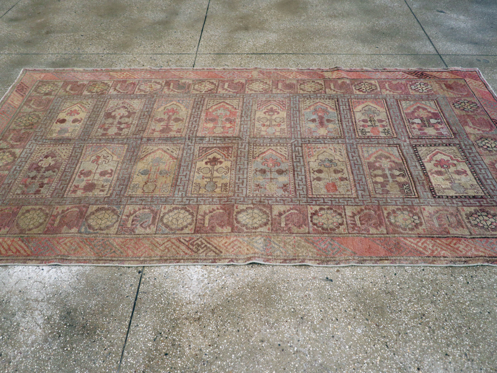 Antique East Turkestan Khotan Gallery Carpet, No.10772 - Galerie Shabab