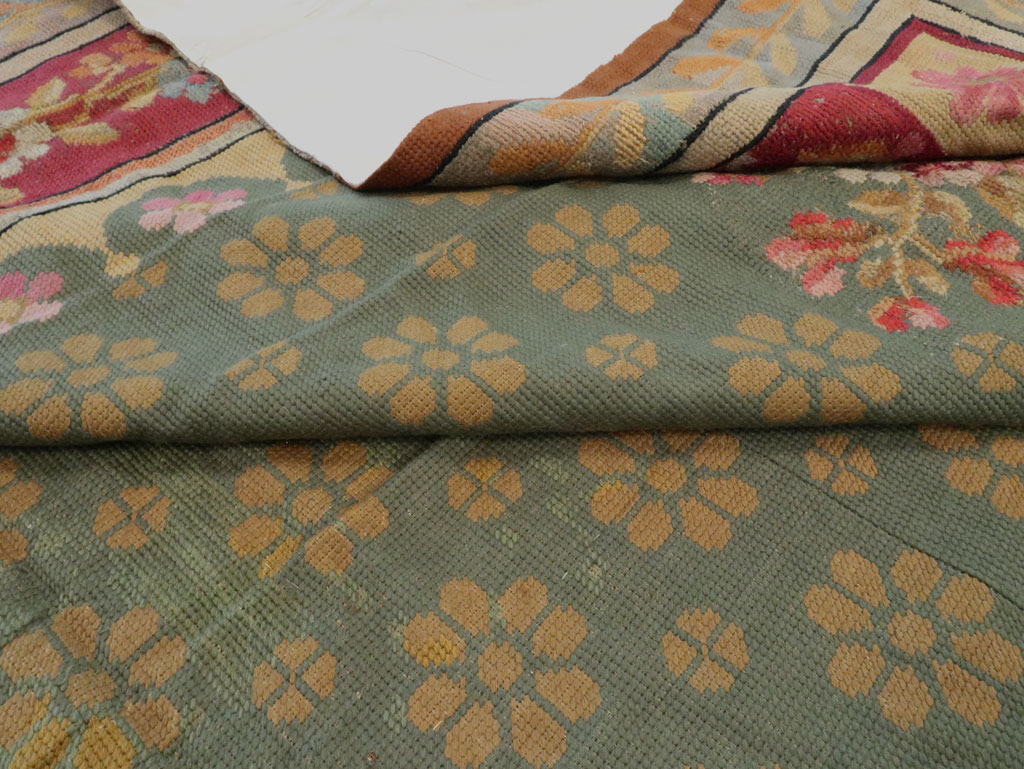 Antique English Needlepoint Carpet, No.10787 - Galerie Shabab