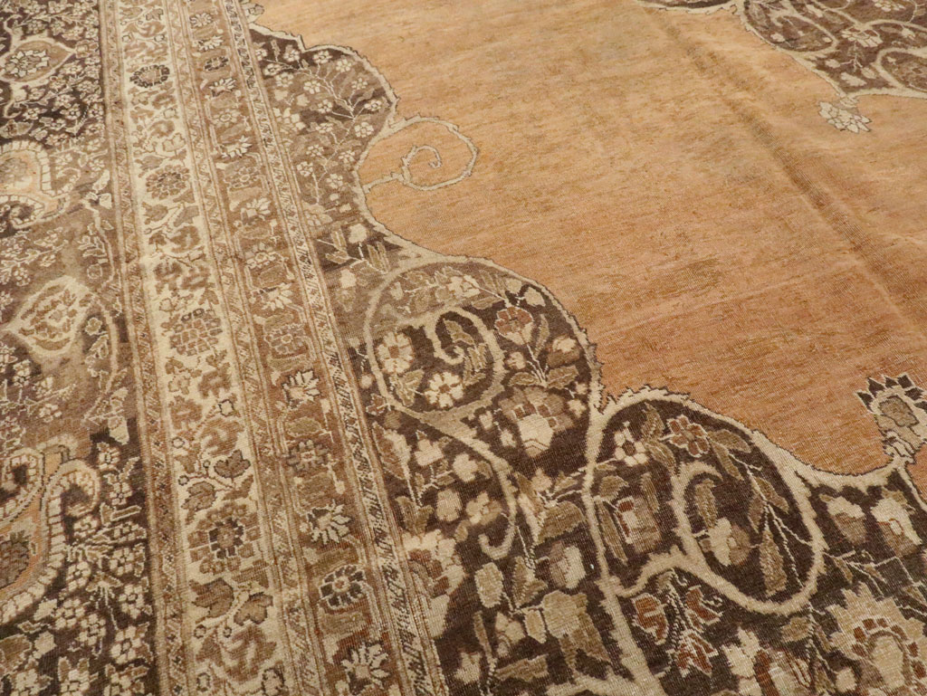 A Tabriz Carpet, No.10910 - Galerie Shabab