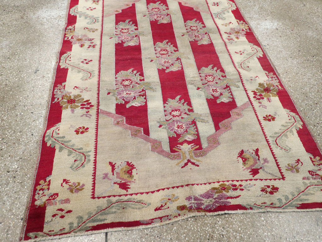 Antique Turkish Ghiordes Throw Rug, No.11327 - Galerie Shabab