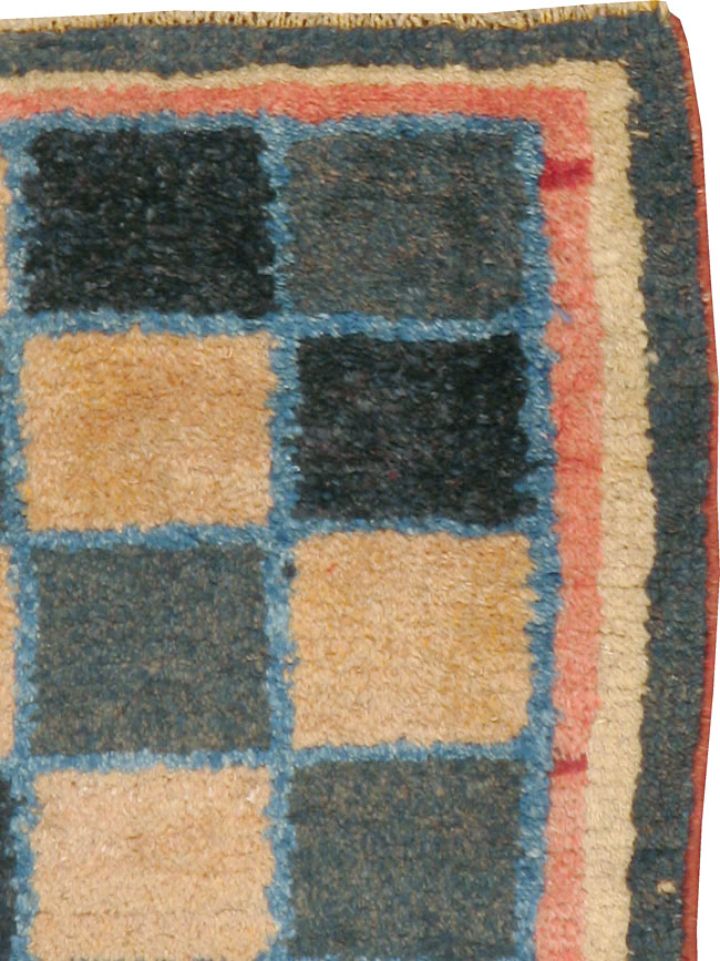 Antique Gabbeh Rug, No.11949 - Galerie Shabab