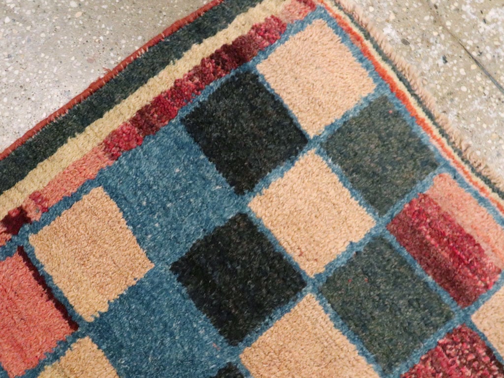 Antique Gabbeh Rug, No.11949 - Galerie Shabab