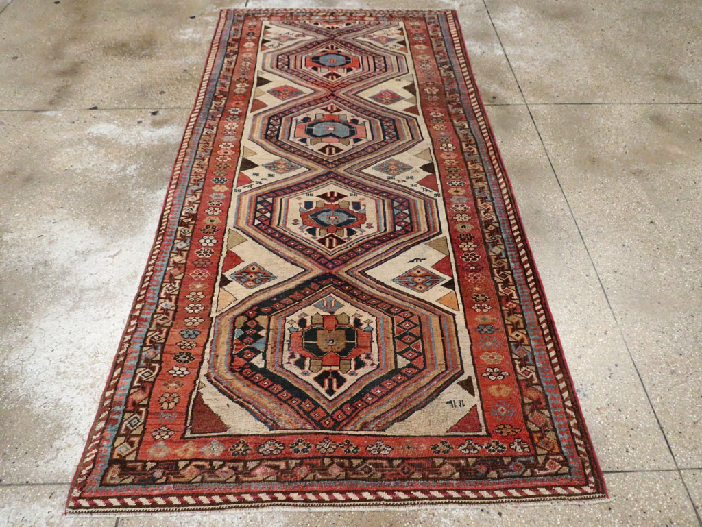 Antique Persian Bidjar Gallery Rug, No.12263 - Galerie Shabab