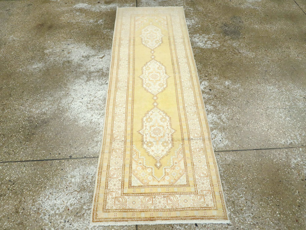 Vintage Turkish Sivas Runner, No.12434 - Galerie Shabab