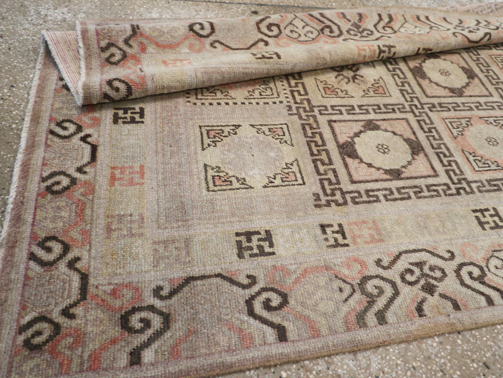 Antique East Turkestan Khotan Gallery Rug, No.13063 - Galerie Shabab