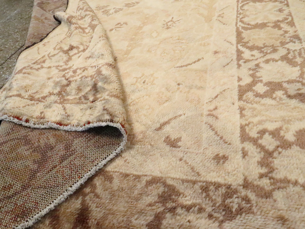 Antique Turkish Oushak Rug, No.13121 - Galerie Shabab