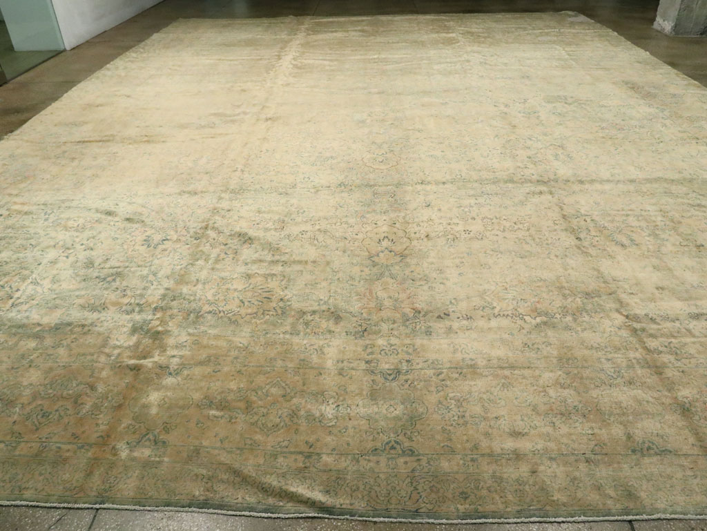 Antique Indian Oversize Lahore Carpet, No.13152 - Galerie Shabab