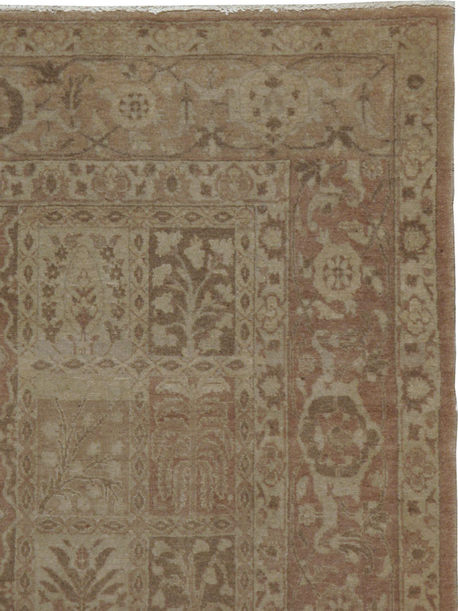 Antique Persian Tabriz Rug, No.13441 - Galerie Shabab