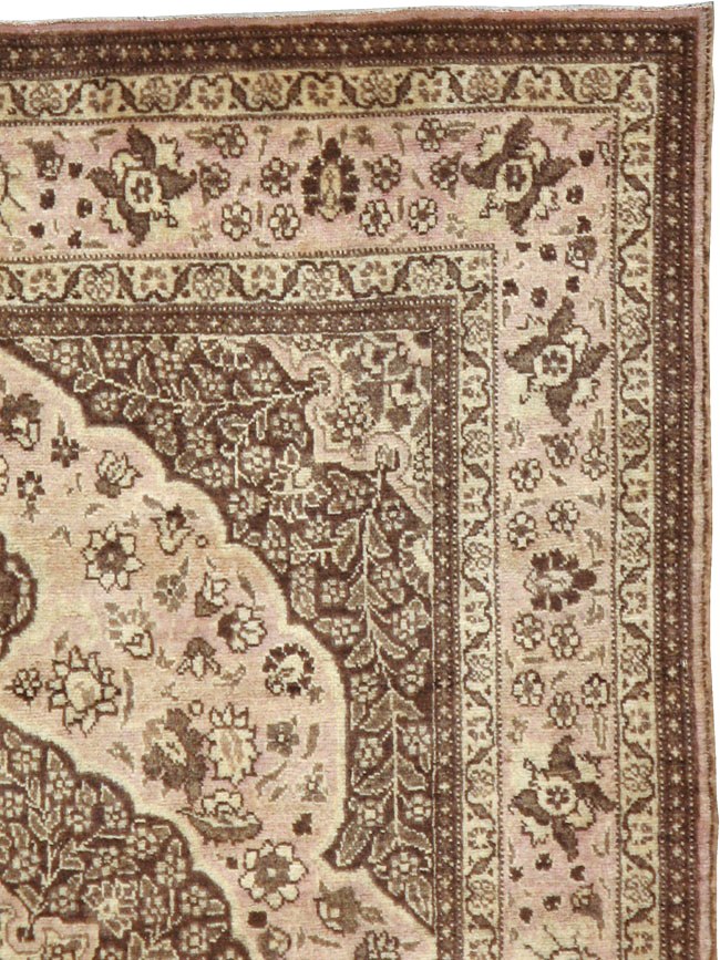 Antique Persian Tabriz Rug, No.13557 - Galerie Shabab
