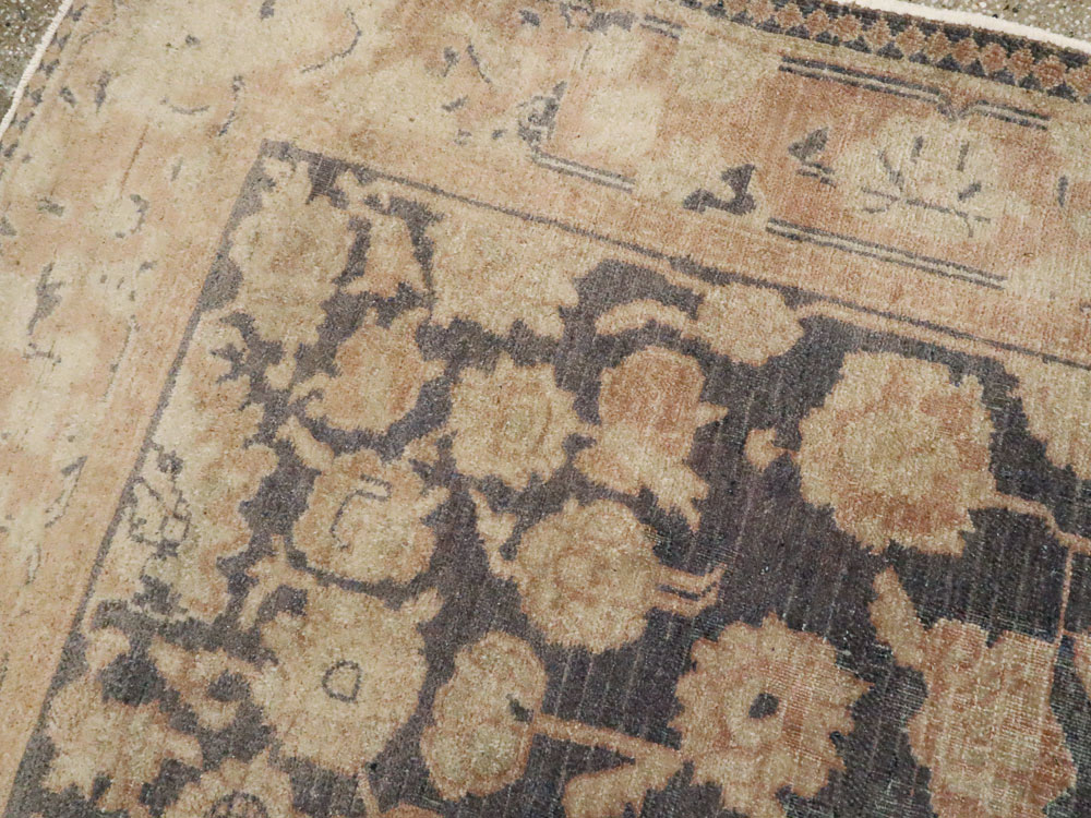 Antique Indian Agra Carpet, No.13970 - Galerie Shabab