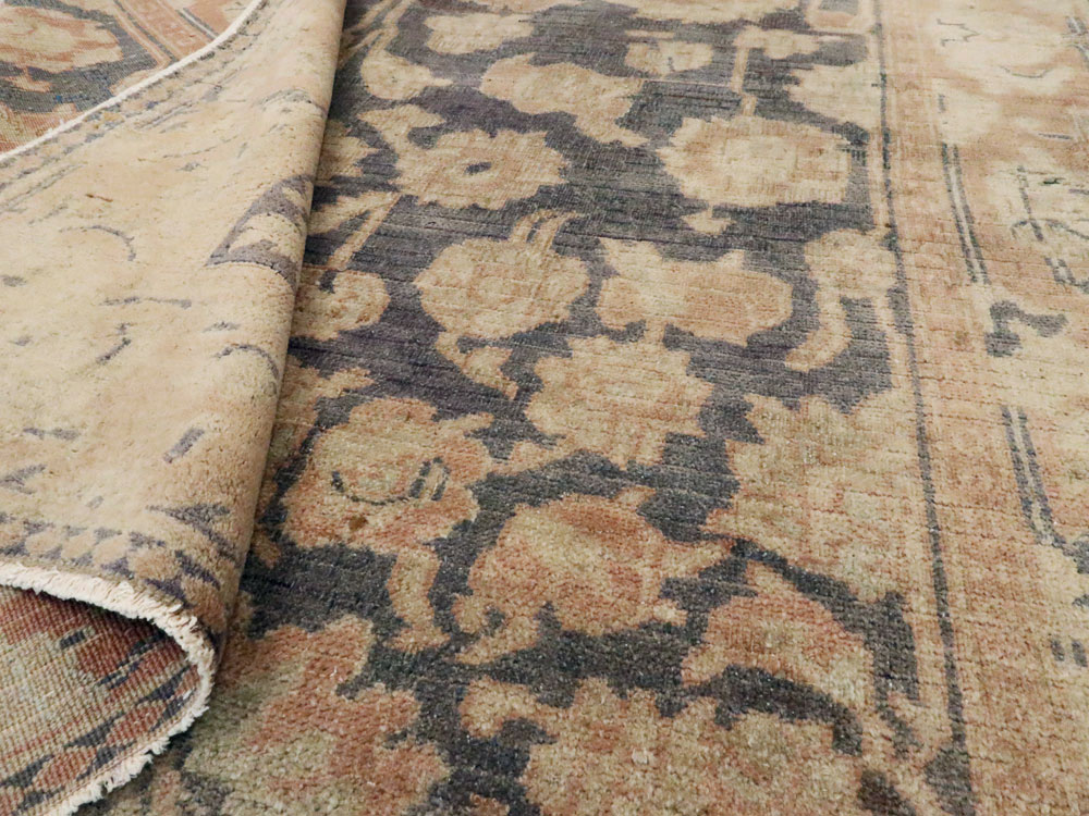 Antique Indian Agra Carpet, No.13970 - Galerie Shabab