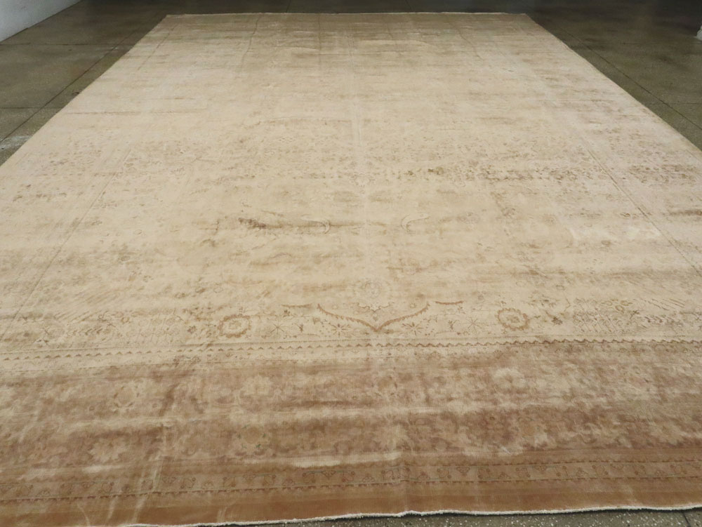 Antique Persian Tabriz Carpet, No.13986 - Galerie Shabab