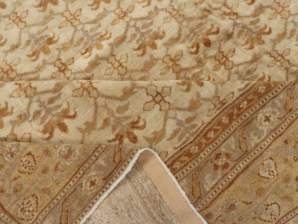 Antique Indian Agra Carpet, No.14300 - Galerie Shabab