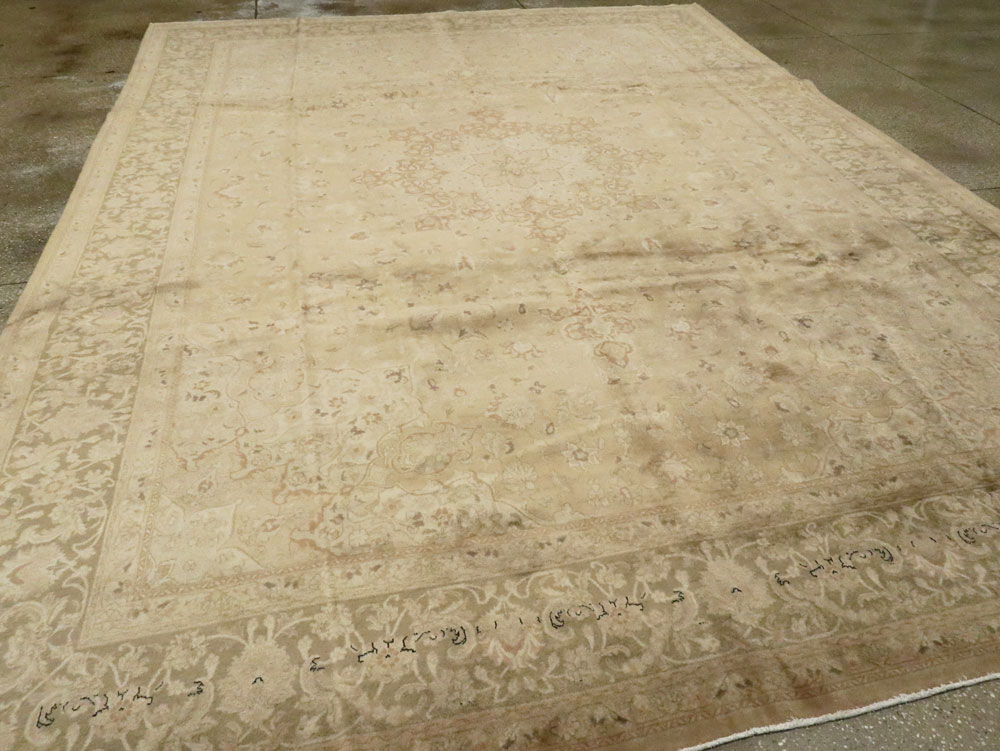 Vintage Persian Tabriz Carpet, No.14669 - Galerie Shabab