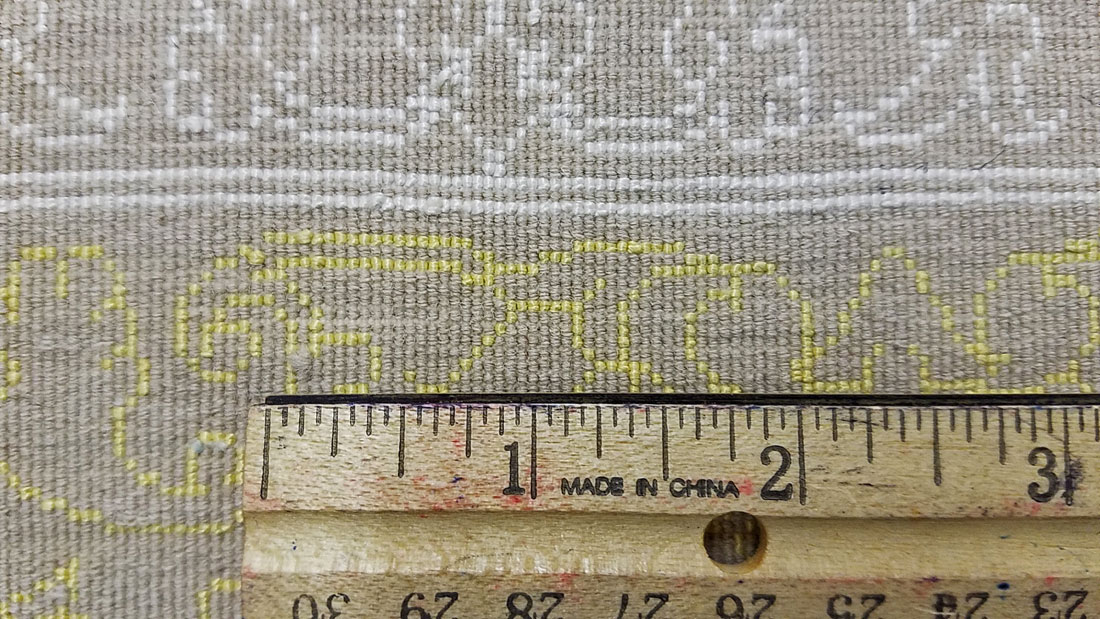 Vintage Persian Isfahan Square Rug, No.15428 - Galerie Shabab