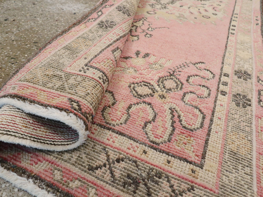 Vintage Turkish Oushak Rug, No.16023 - Galerie Shabab