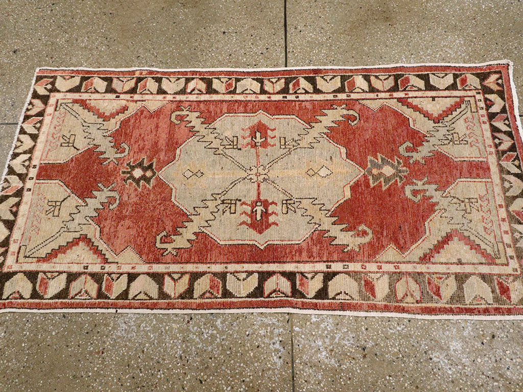 Vintage Turkish Oushak Rug, No.16037 - Galerie Shabab