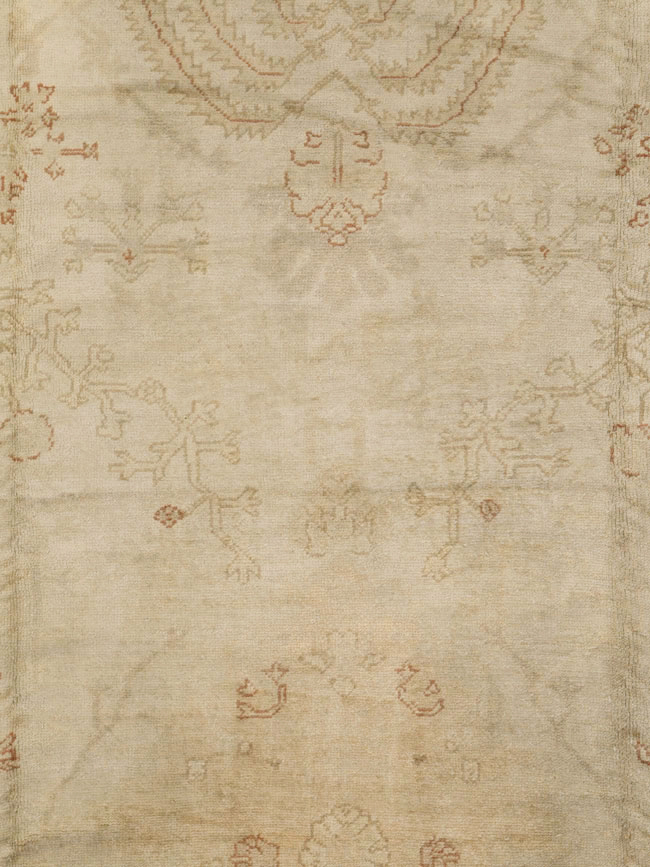 Antique Turkish Oushak Carpet, No.16494 - Galerie Shabab