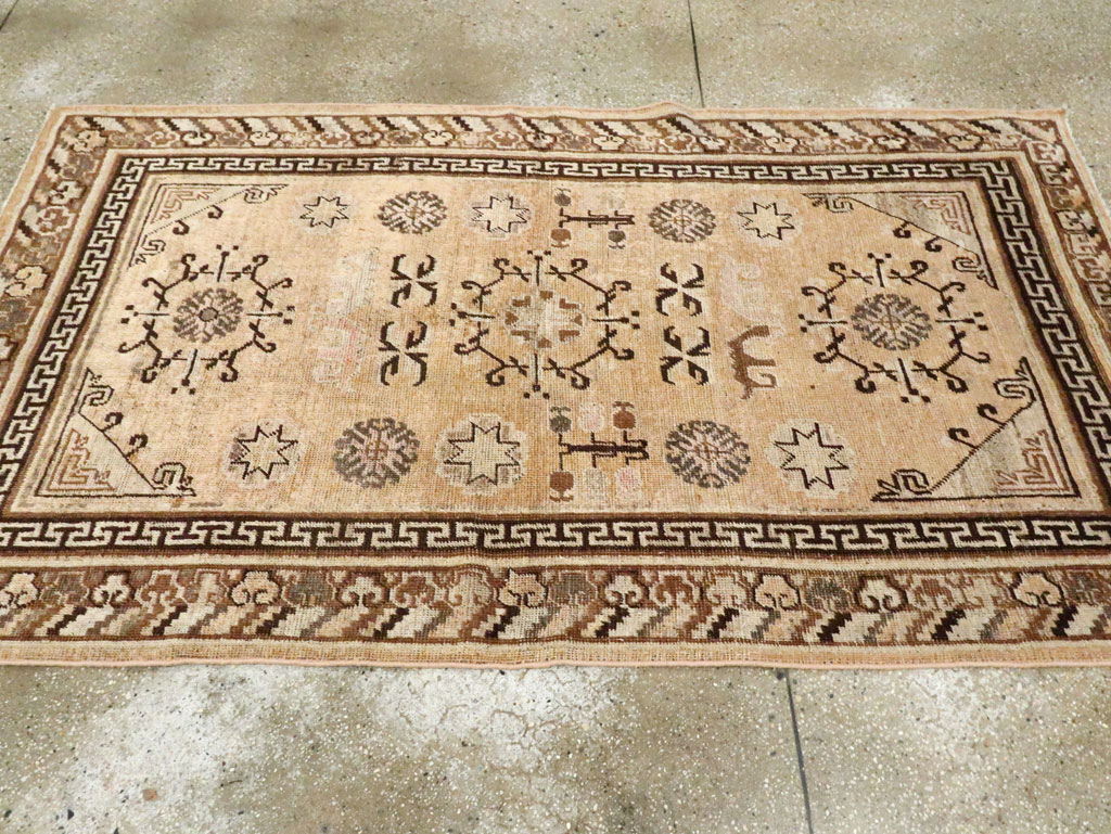 Antique Khotan Rug, No.17128 - Galerie Shabab