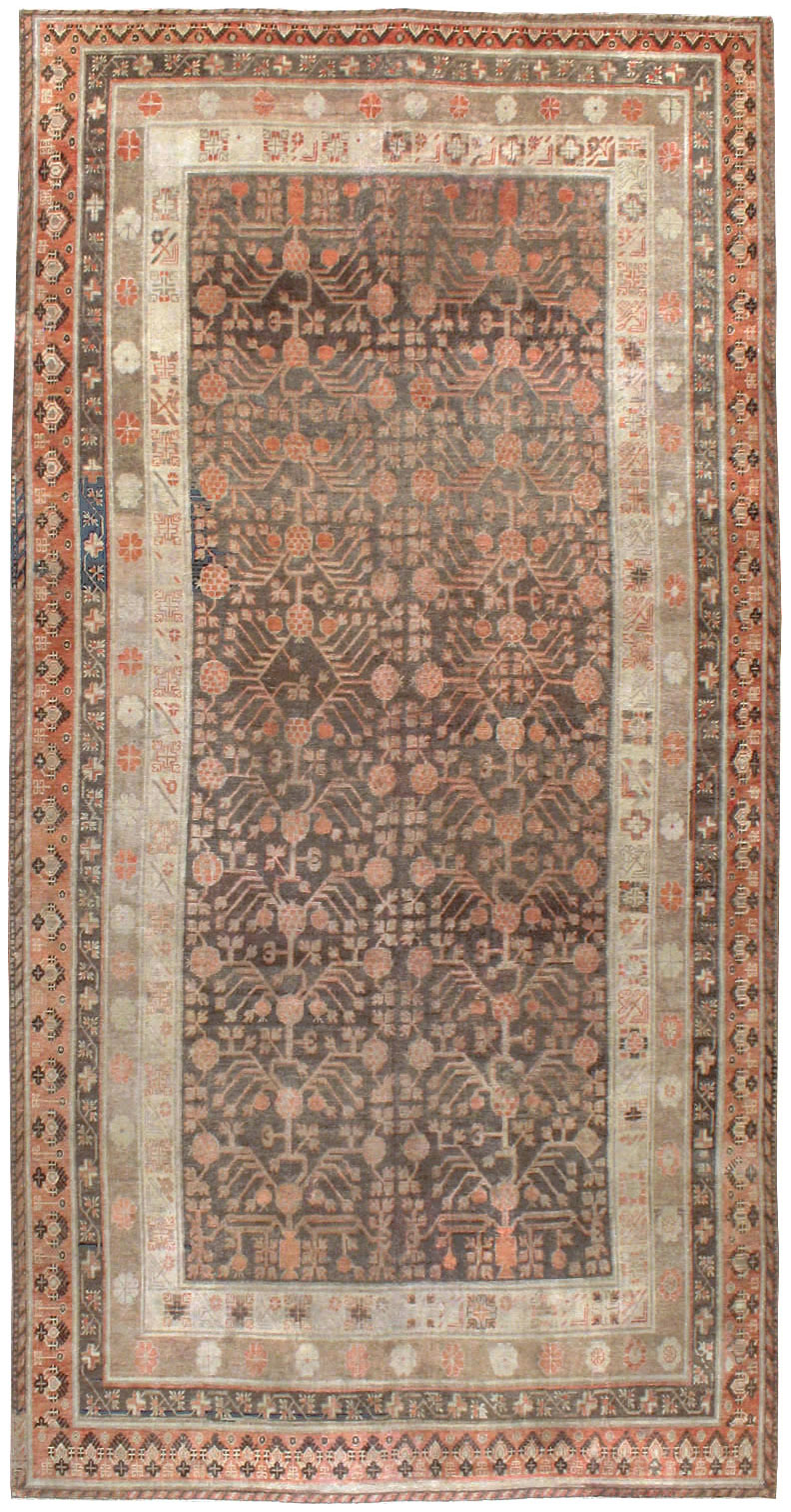 Antique Khotan Gallery Carpet, No.17196 - Galerie Shabab