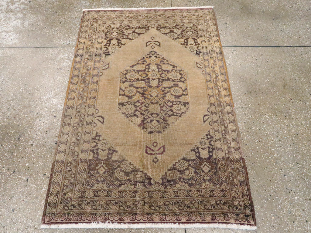 Antique Persian Tabriz Rug, No.17216 - Galerie Shabab