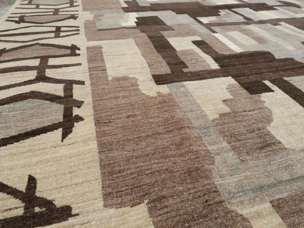 Modernist Persian Tabriz Carpet, No.17696 - Galerie Shabab