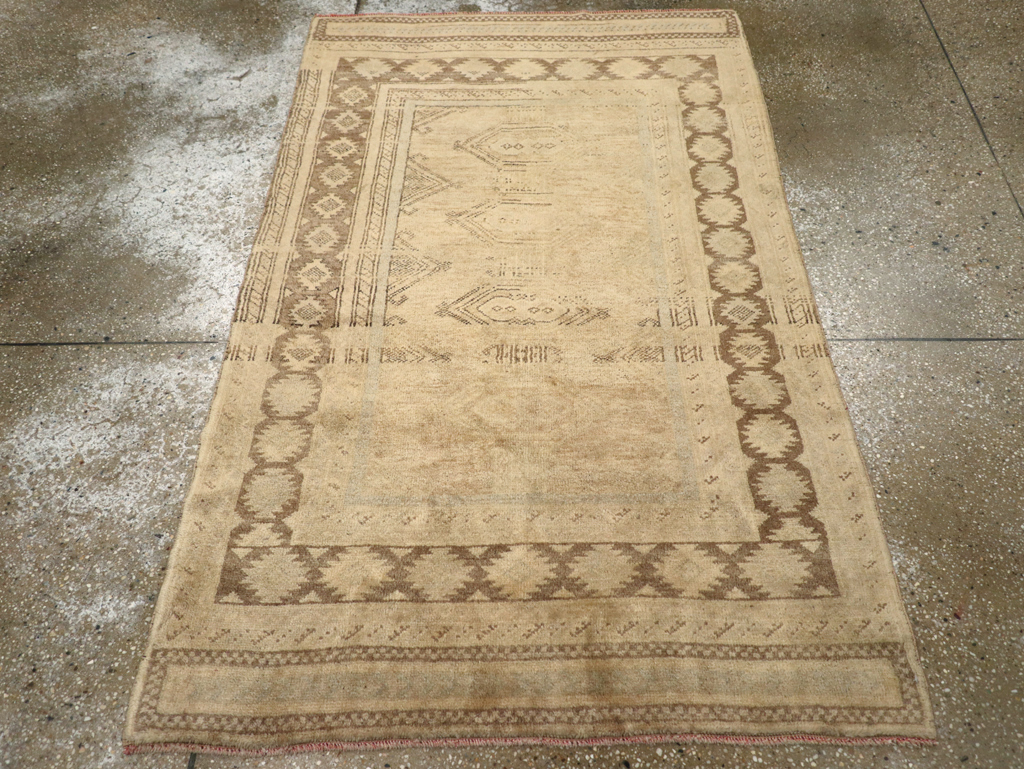 Vintage Oushak Rug, No.18285 - Galerie Shabab