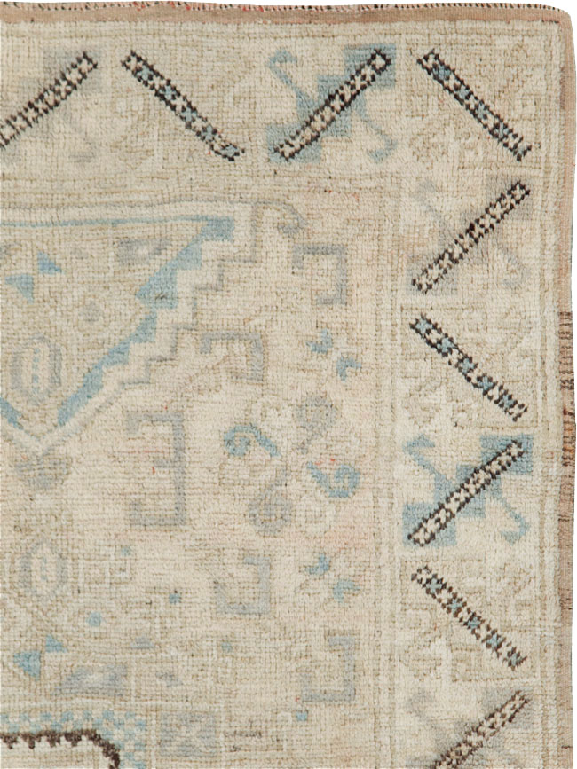 Vintage Anatolian Rug, No.18316 - Galerie Shabab