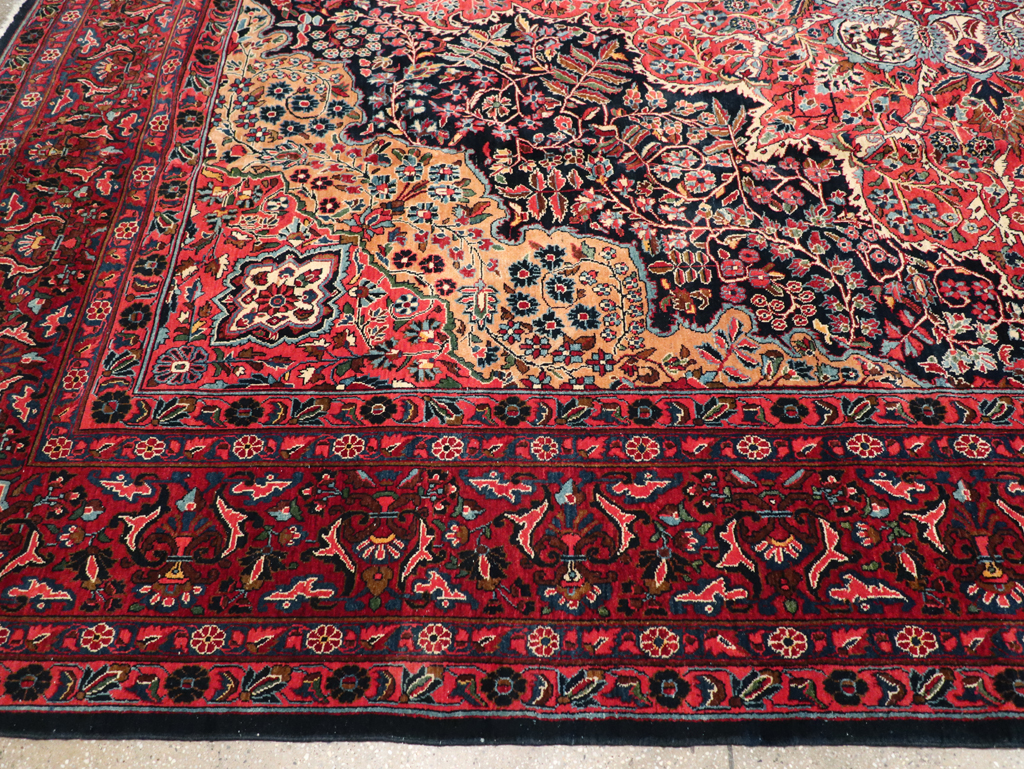 Antique Persian Sarouk Carpet, No.18387 - Galerie Shabab