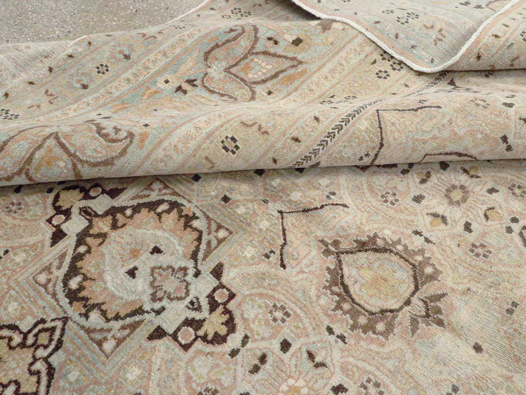 Antique Persian Dorokhsh Carpet, No.18392 - Galerie Shabab