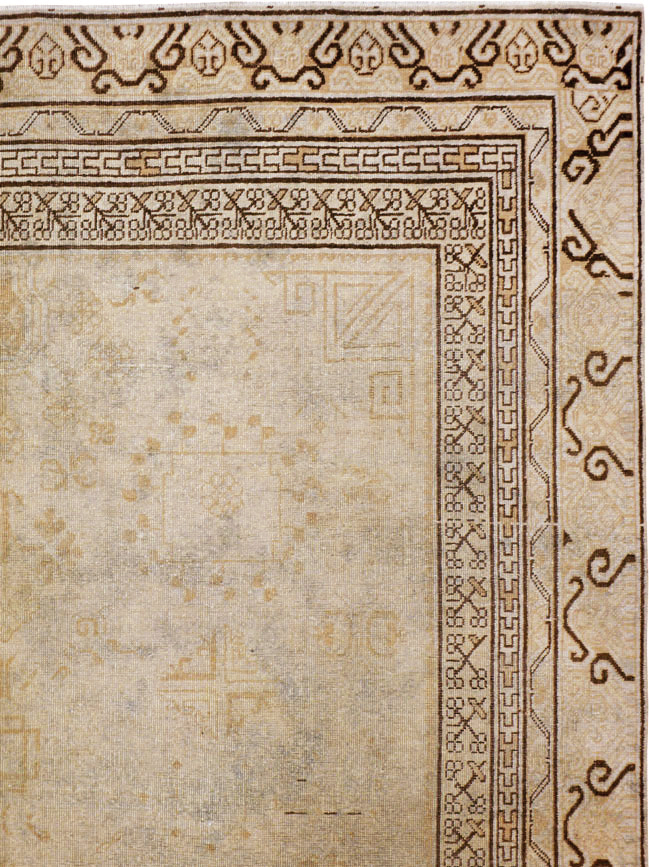 Vintage East Turkestan Khotan Carpet, No.18411 - Galerie Shabab