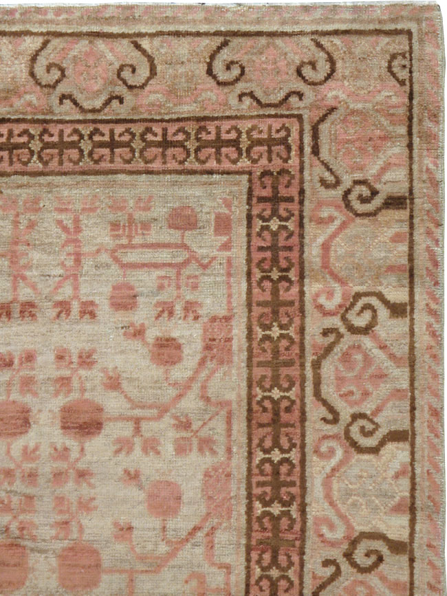 Vintage East Turkestan Khotan Rug, No.18442 - Galerie Shabab