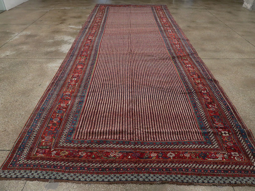 Antique Persian Qashqai Carpet, No.18791 - Galerie Shabab