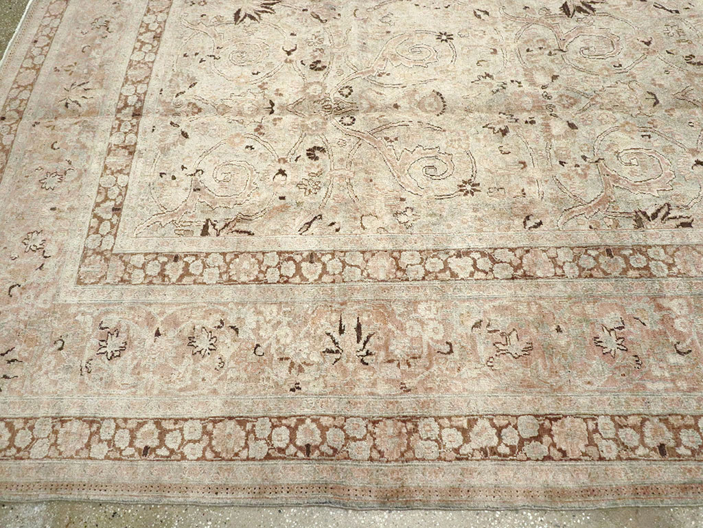 Antique Persian Mashad Carpet, No.18802 - Galerie Shabab