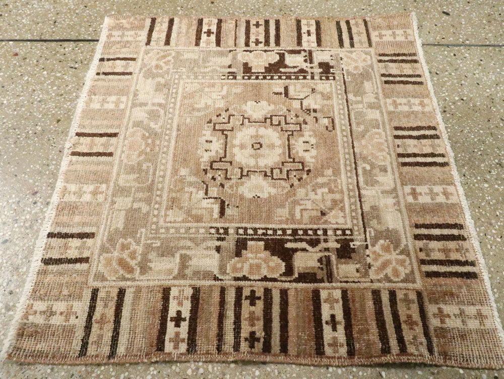 Antique East Turkestan Khotan Rug, No.19294 - Galerie Shabab