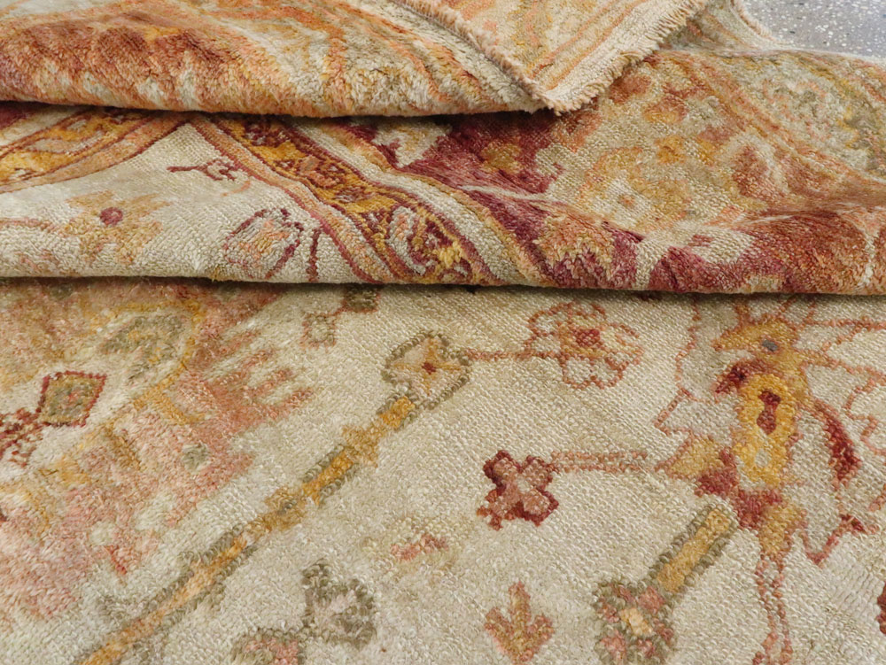 Antique Turkish Oushak Carpet, No.19942 - Galerie Shabab