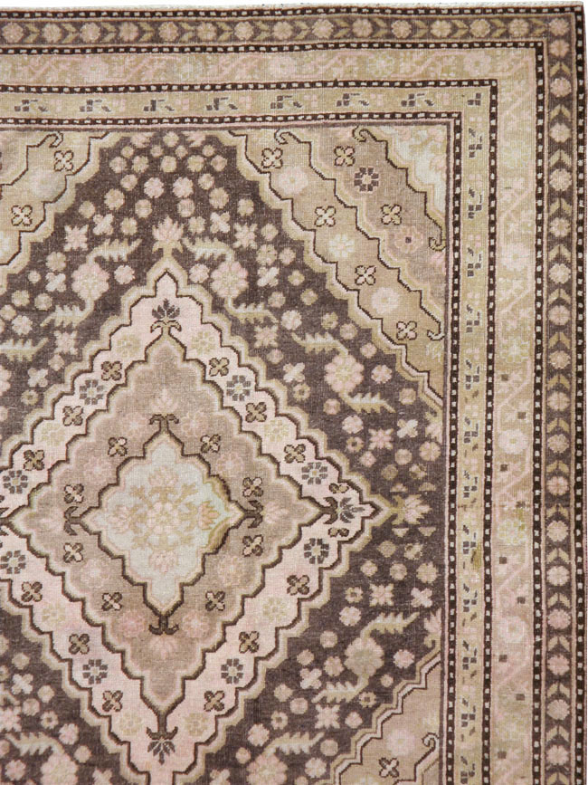 Antique East Turkestan Khotan Square Carpet, No.20278 - Galerie Shabab