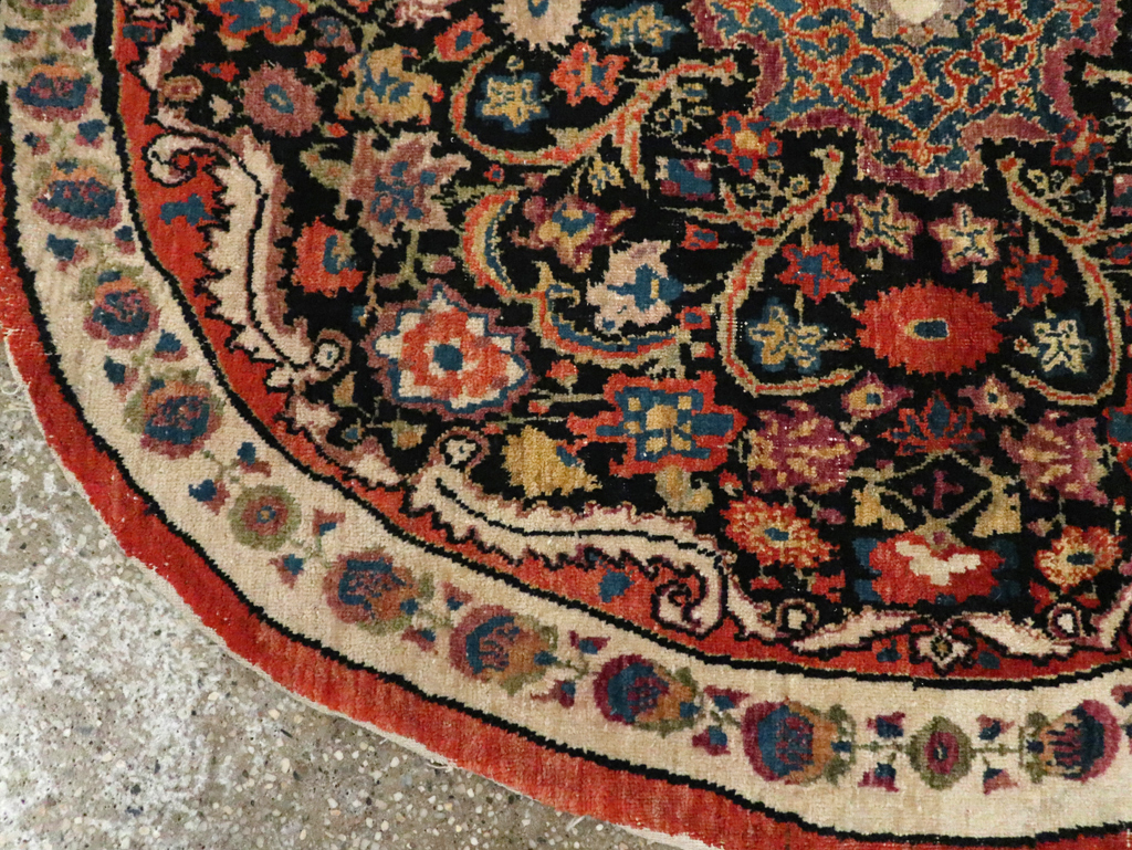 Antique Persian Tabriz Round Rug, No.20380 - Galerie Shabab