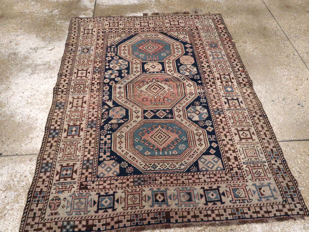 Antique Caucasian Shirvan Rug, No.21141 - Galerie Shabab
