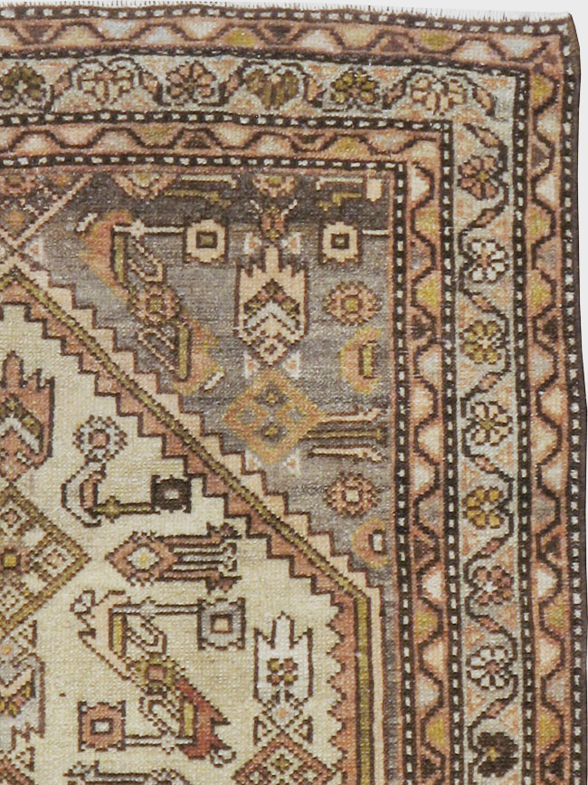 Antique Persian Malayer Throw Rug, No.21453 - Galerie Shabab