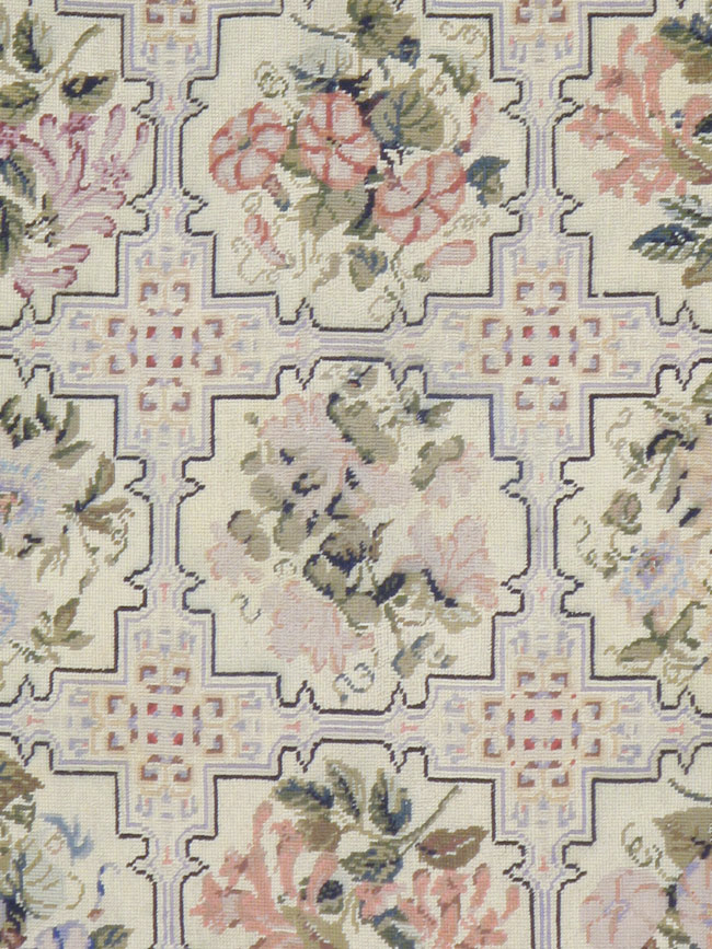 Antique English Needle-Point Carpet, No.21722 - Galerie Shabab