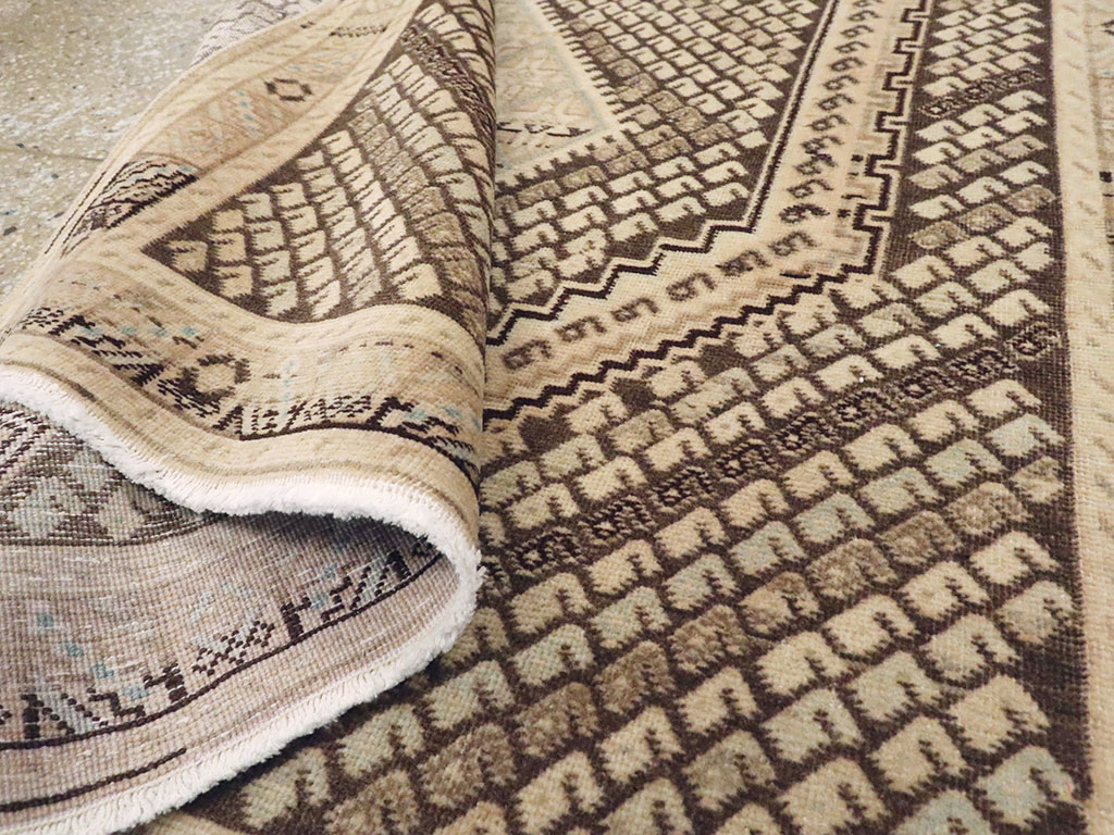 Vintage Persian Afshar Rug, No.22189 - Galerie Shabab