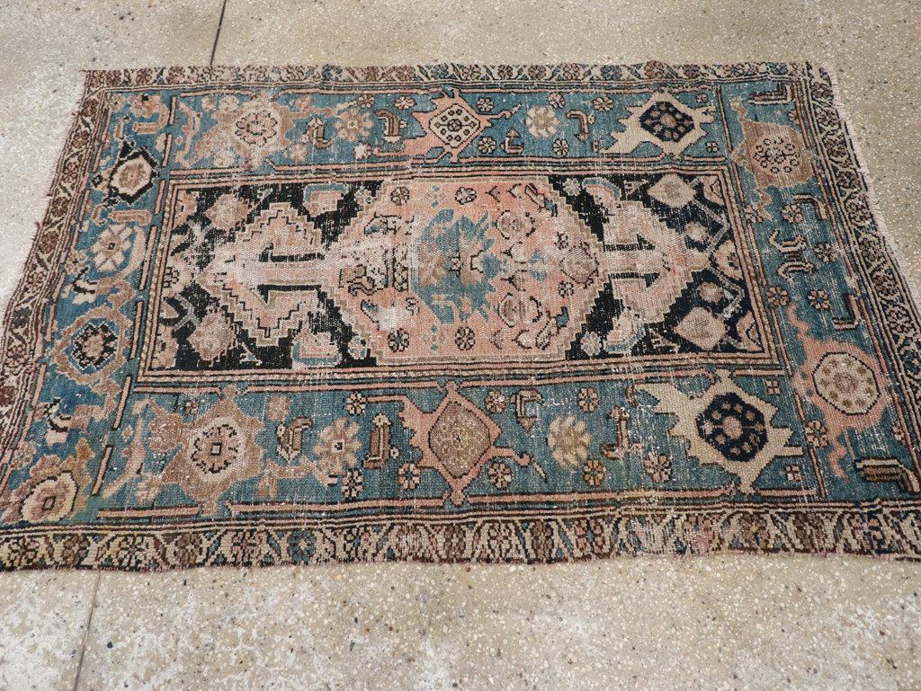 Antique Persian Kurdish Rug, No.22363 - Galerie Shabab