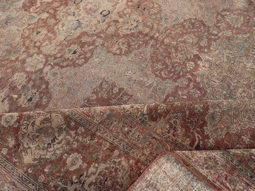 Antique Persian Isfahan Carpet, No.22505 - Galerie Shabab