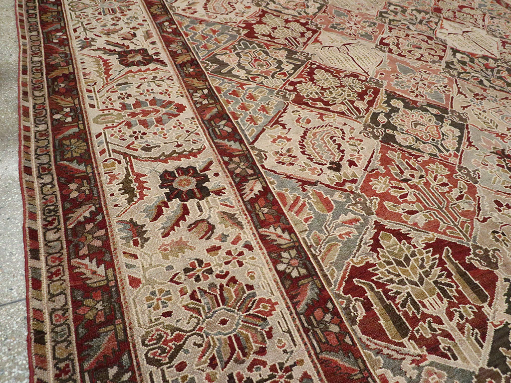 Antique Persian Bakhtiari Large Carpet, No.22602 - Galerie Shabab