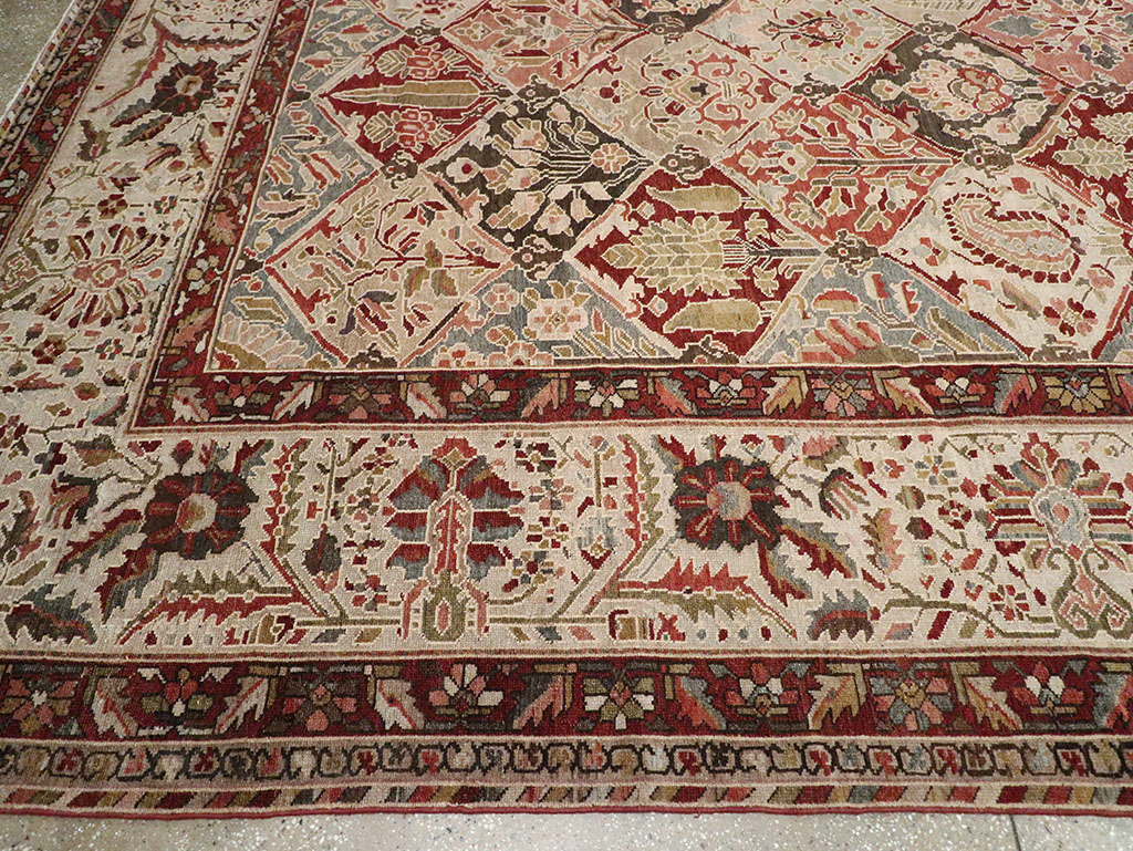 Antique Persian Bakhtiari Large Carpet, No.22602 - Galerie Shabab