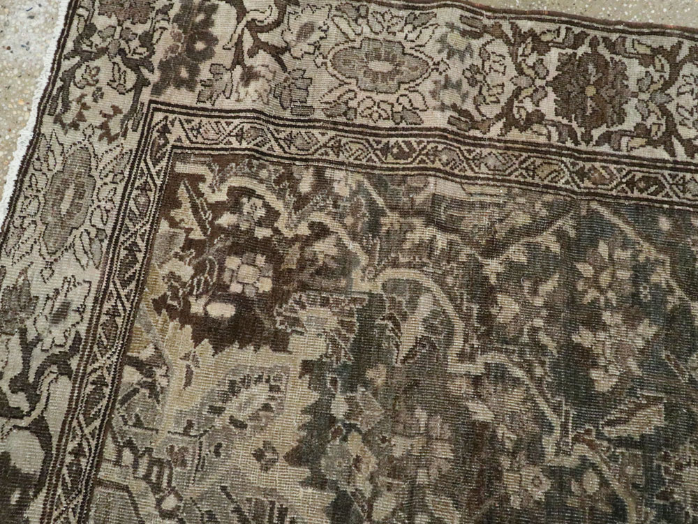 Antique Persian Bakhtiari Rug, No.22712 - Galerie Shabab